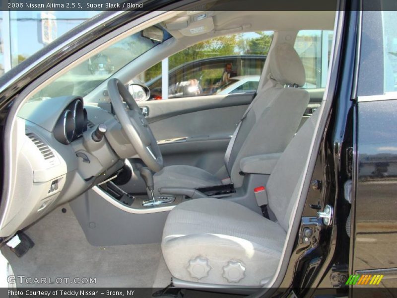 Super Black / Blond 2006 Nissan Altima 2.5 S
