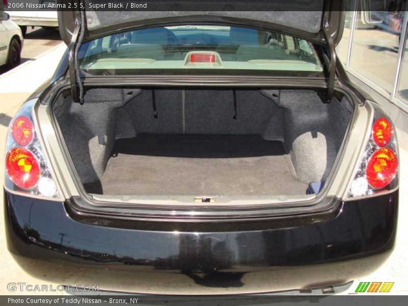 Super Black / Blond 2006 Nissan Altima 2.5 S