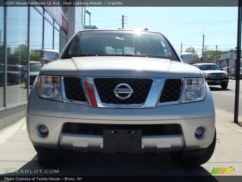 Silver Lightning Metallic / Graphite 2006 Nissan Pathfinder LE 4x4