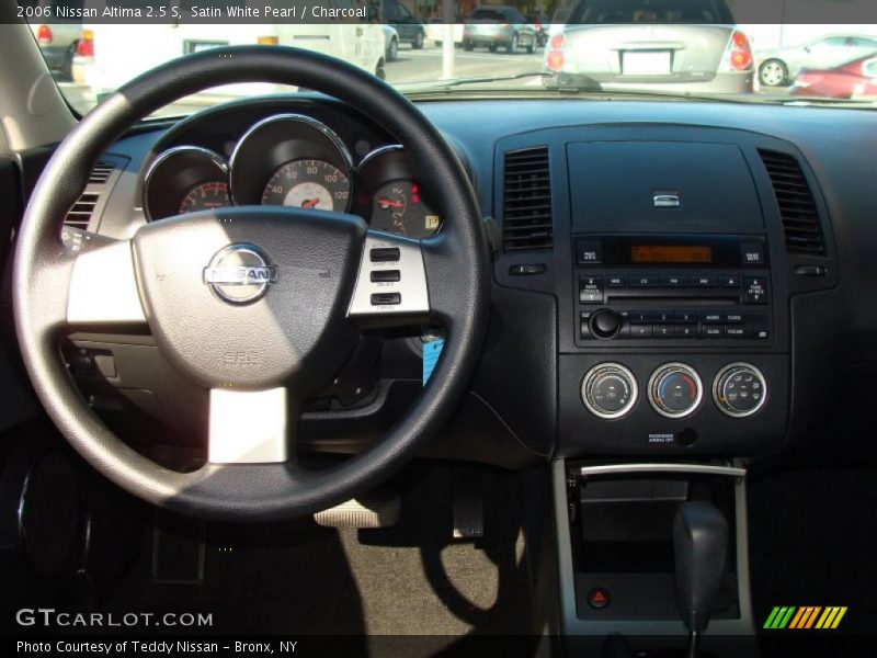 Satin White Pearl / Charcoal 2006 Nissan Altima 2.5 S