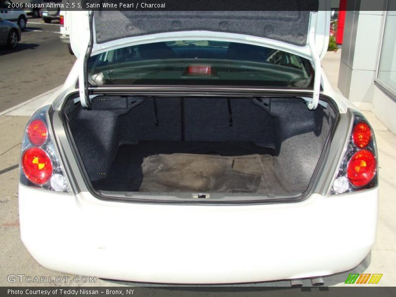 Satin White Pearl / Charcoal 2006 Nissan Altima 2.5 S