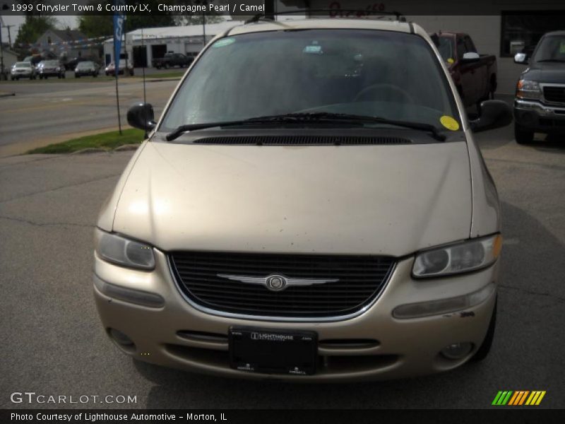 Champagne Pearl / Camel 1999 Chrysler Town & Country LX