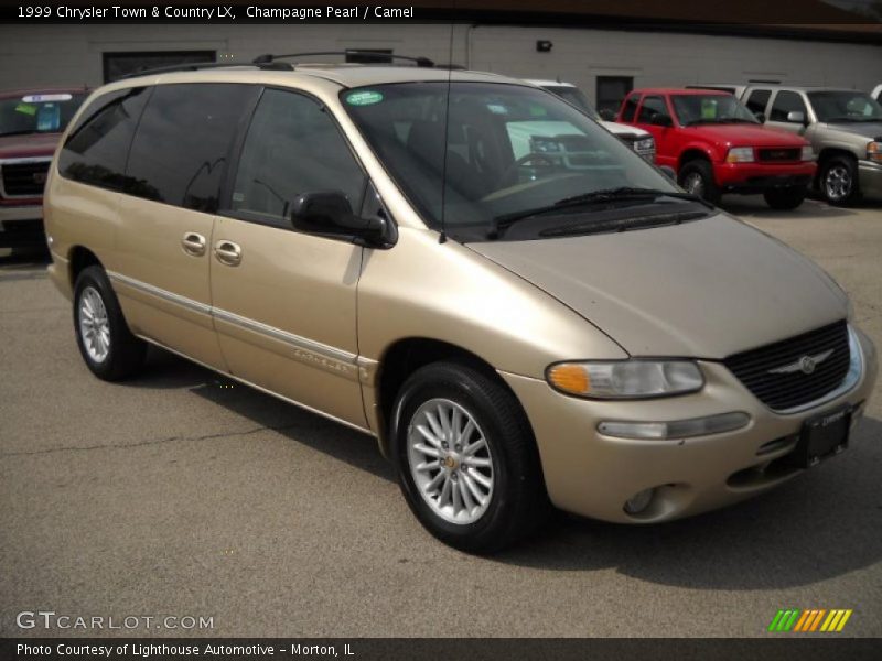 Champagne Pearl / Camel 1999 Chrysler Town & Country LX