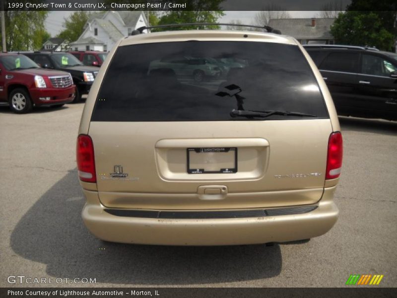 Champagne Pearl / Camel 1999 Chrysler Town & Country LX