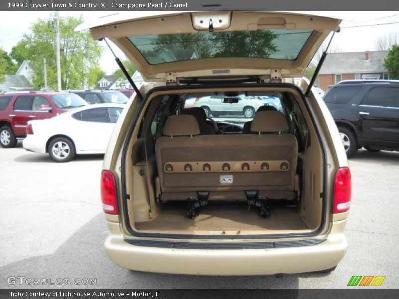 Champagne Pearl / Camel 1999 Chrysler Town & Country LX