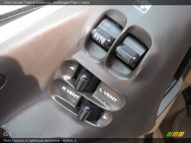 Champagne Pearl / Camel 1999 Chrysler Town & Country LX