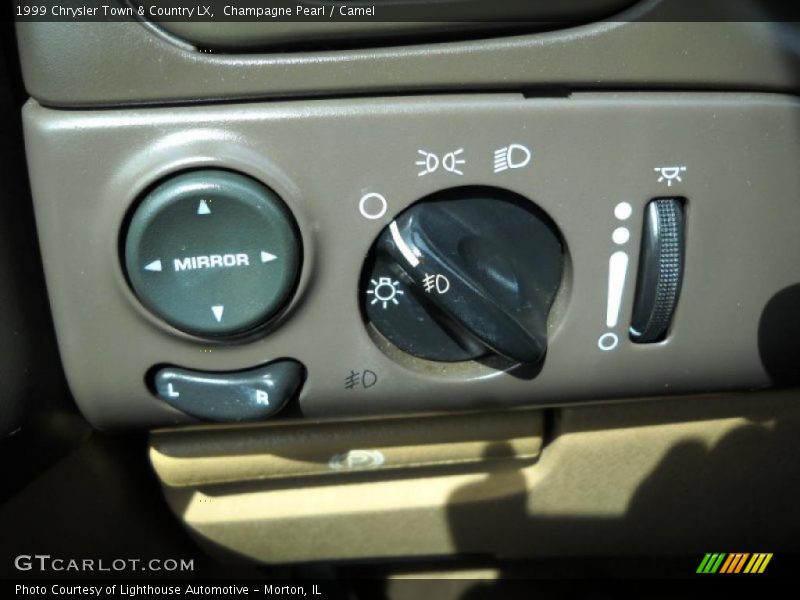 Champagne Pearl / Camel 1999 Chrysler Town & Country LX