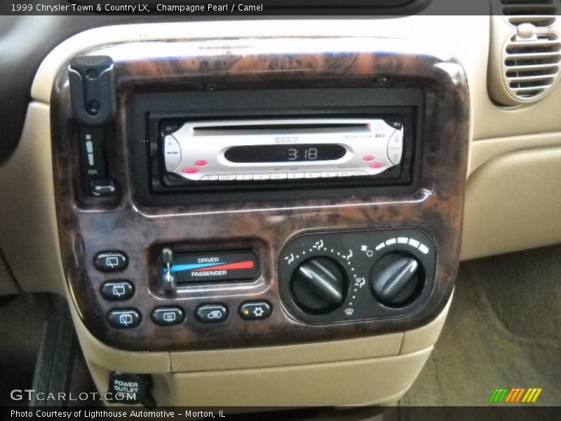 Champagne Pearl / Camel 1999 Chrysler Town & Country LX