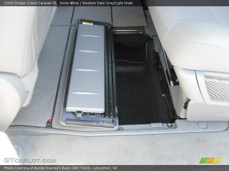 Stone White / Medium Slate Gray/Light Shale 2009 Dodge Grand Caravan SE