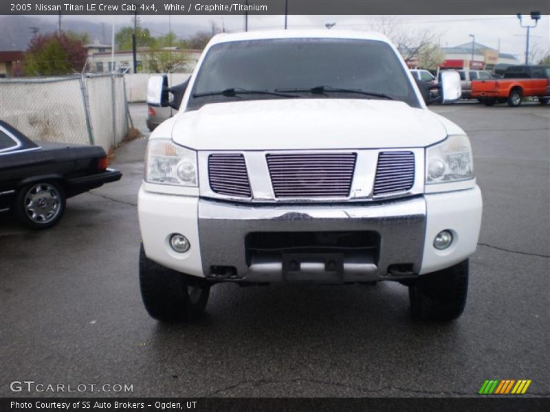 White / Graphite/Titanium 2005 Nissan Titan LE Crew Cab 4x4
