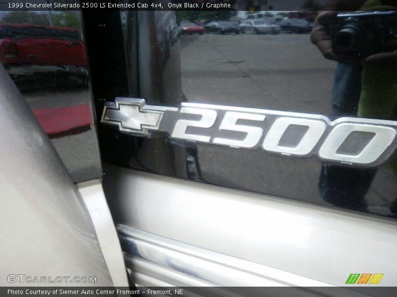 Onyx Black / Graphite 1999 Chevrolet Silverado 2500 LS Extended Cab 4x4