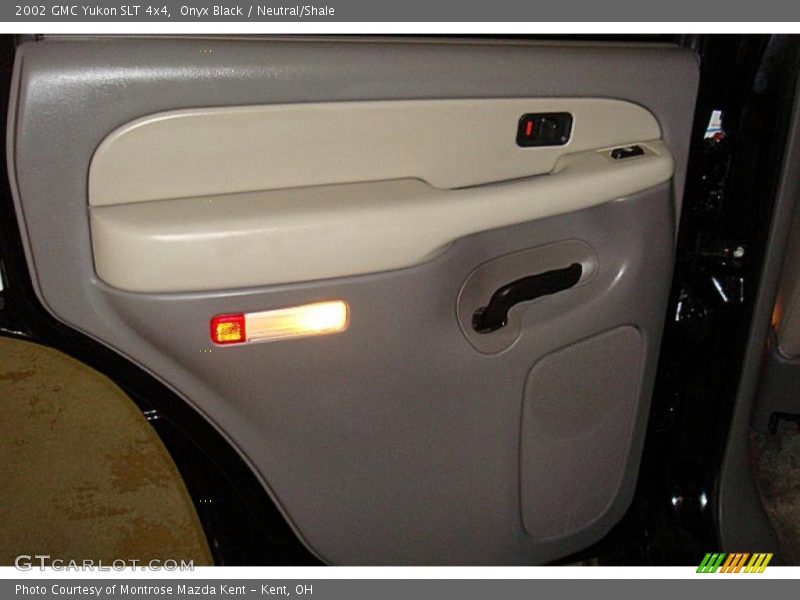 Onyx Black / Neutral/Shale 2002 GMC Yukon SLT 4x4