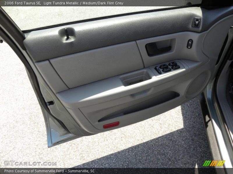 Light Tundra Metallic / Medium/Dark Flint Grey 2006 Ford Taurus SE