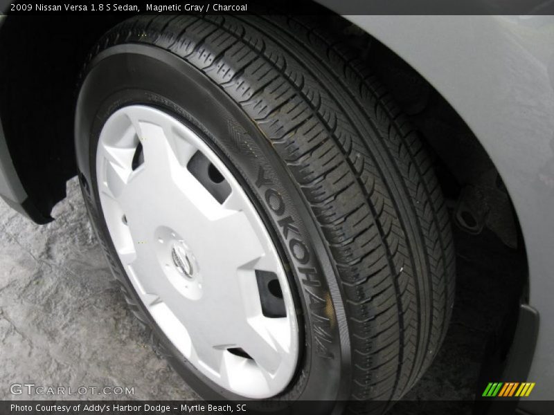 Magnetic Gray / Charcoal 2009 Nissan Versa 1.8 S Sedan