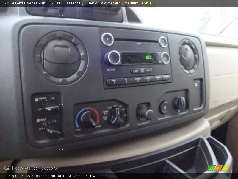 Pueblo Gold Metallic / Medium Pebble 2009 Ford E Series Van E150 XLT Passenger