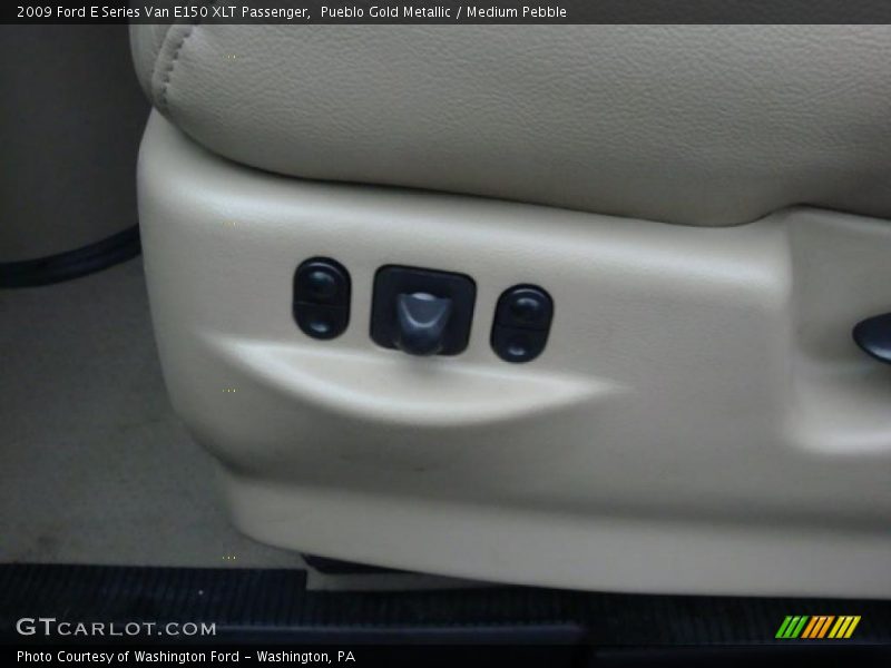 Pueblo Gold Metallic / Medium Pebble 2009 Ford E Series Van E150 XLT Passenger