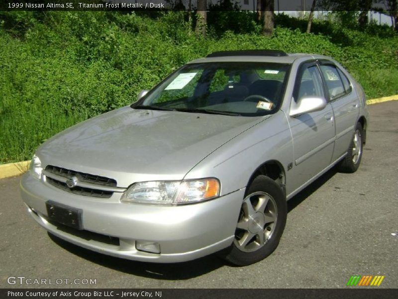 Titanium Frost Metallic / Dusk 1999 Nissan Altima SE