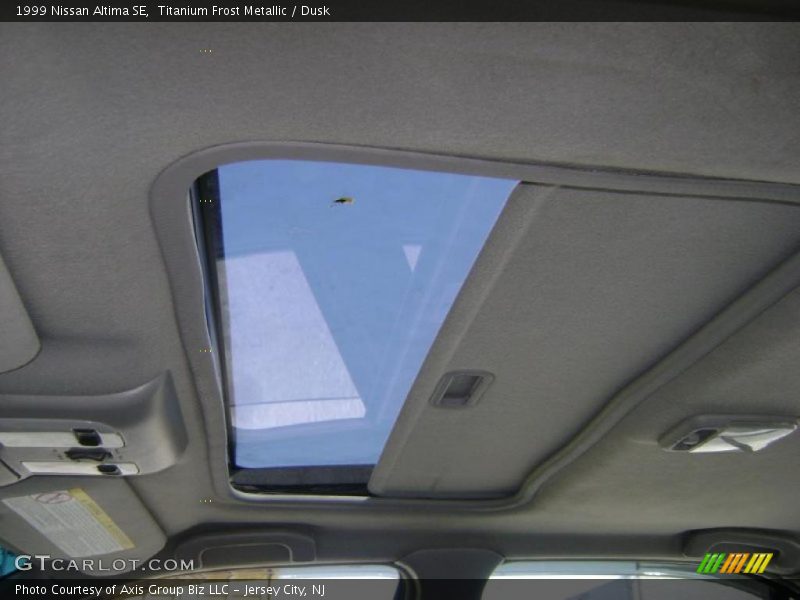 Titanium Frost Metallic / Dusk 1999 Nissan Altima SE