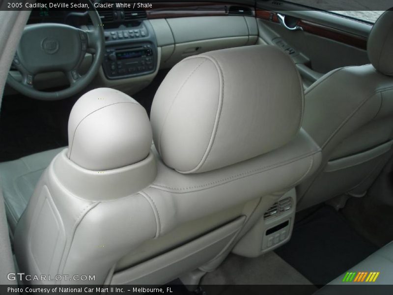 Glacier White / Shale 2005 Cadillac DeVille Sedan