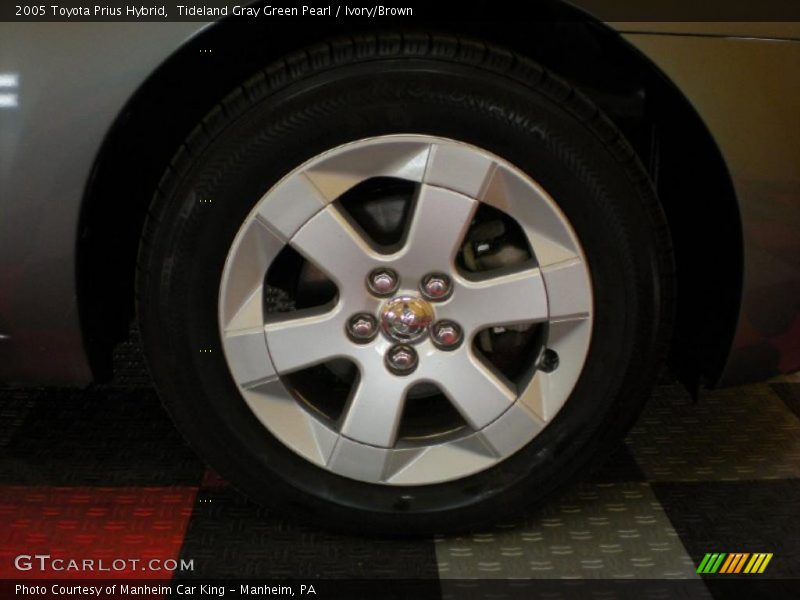Tideland Gray Green Pearl / Ivory/Brown 2005 Toyota Prius Hybrid