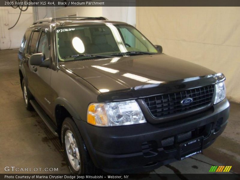 Black / Medium Parchment 2005 Ford Explorer XLS 4x4