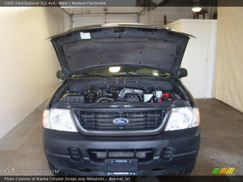Black / Medium Parchment 2005 Ford Explorer XLS 4x4