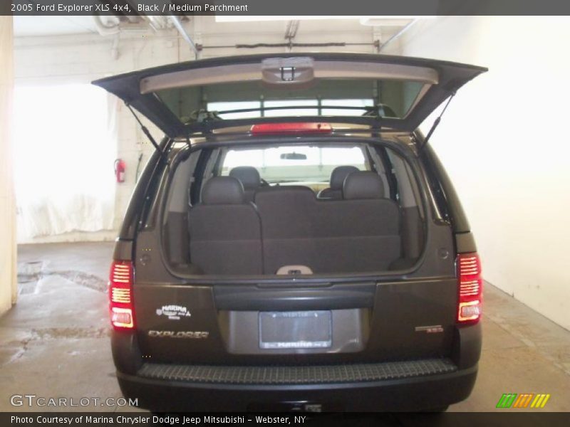 Black / Medium Parchment 2005 Ford Explorer XLS 4x4