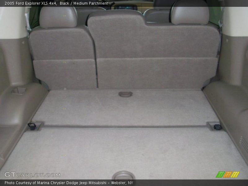 Black / Medium Parchment 2005 Ford Explorer XLS 4x4