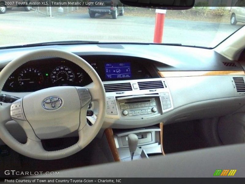 Titanium Metallic / Light Gray 2007 Toyota Avalon XLS