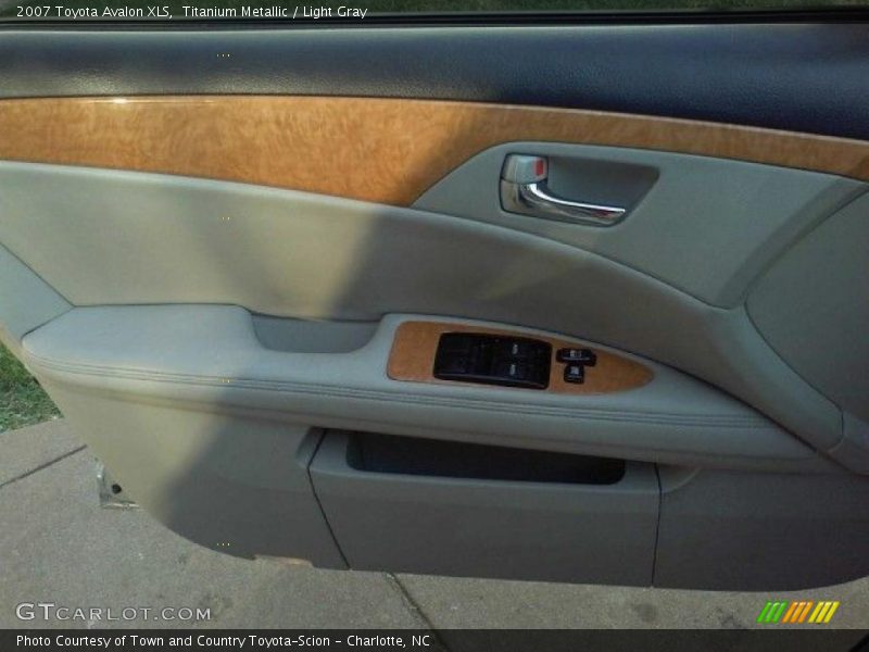 Titanium Metallic / Light Gray 2007 Toyota Avalon XLS