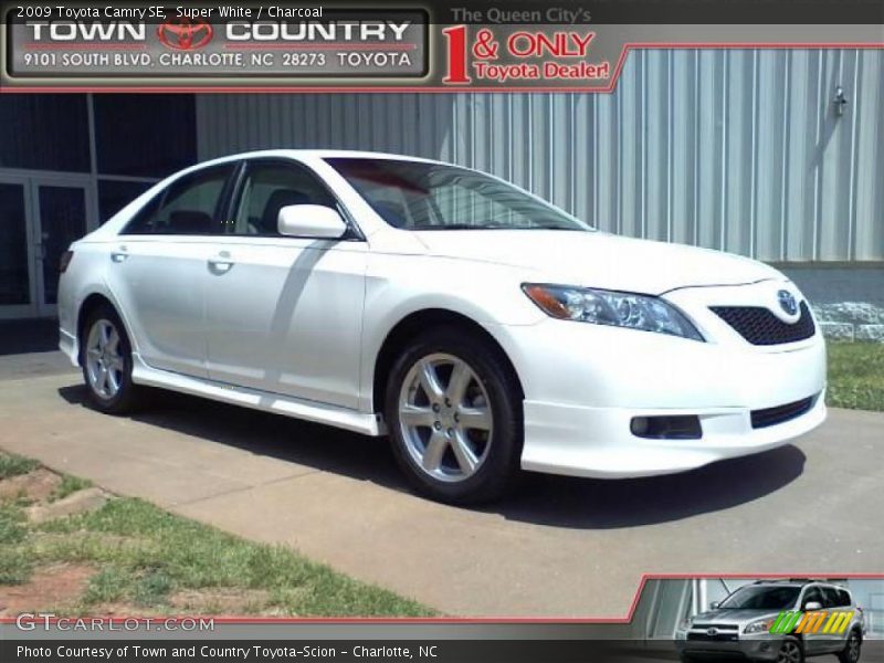 Super White / Charcoal 2009 Toyota Camry SE