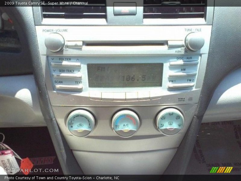 Super White / Charcoal 2009 Toyota Camry SE