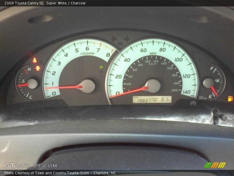 Super White / Charcoal 2009 Toyota Camry SE