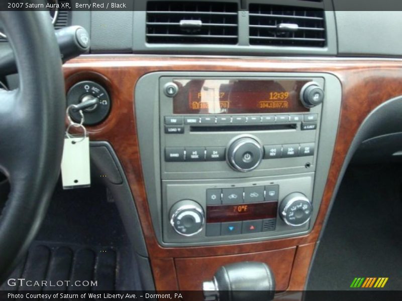 Berry Red / Black 2007 Saturn Aura XR