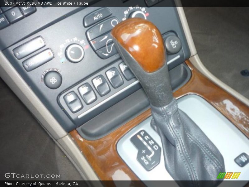 Ice White / Taupe 2007 Volvo XC90 V8 AWD