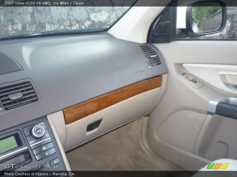 Ice White / Taupe 2007 Volvo XC90 V8 AWD