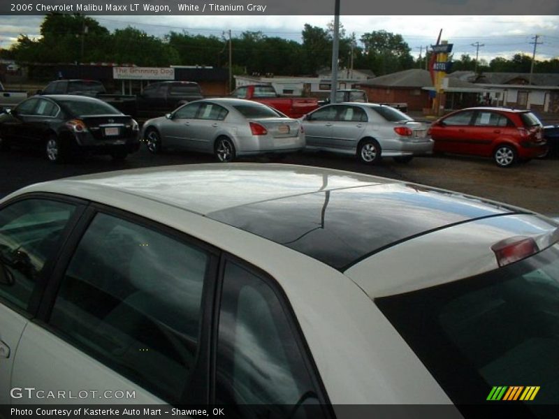 White / Titanium Gray 2006 Chevrolet Malibu Maxx LT Wagon