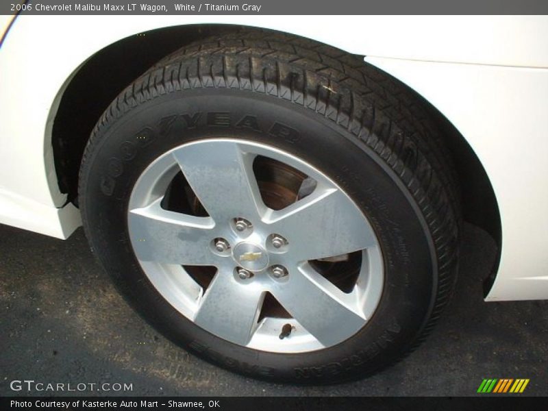 White / Titanium Gray 2006 Chevrolet Malibu Maxx LT Wagon