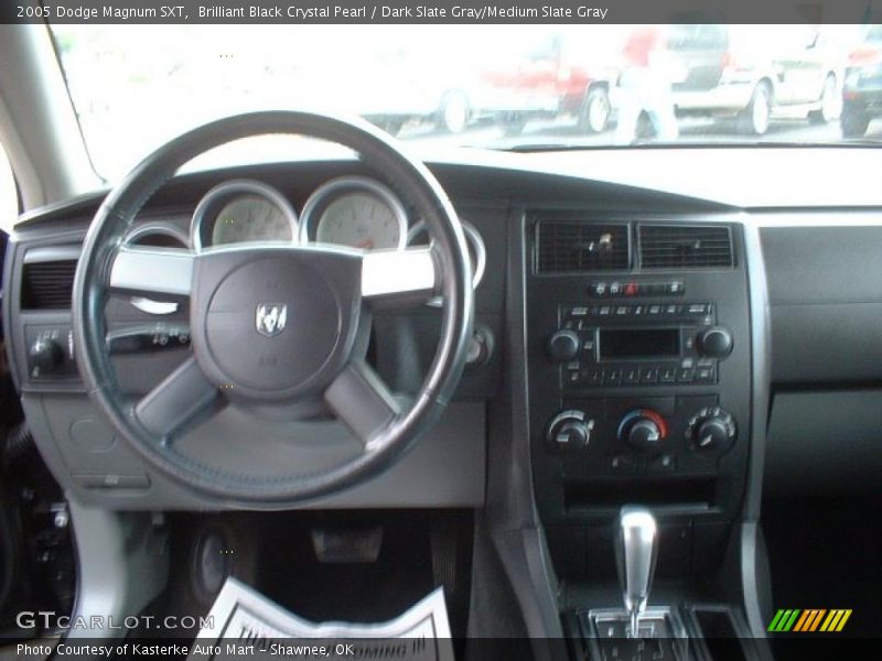 Brilliant Black Crystal Pearl / Dark Slate Gray/Medium Slate Gray 2005 Dodge Magnum SXT
