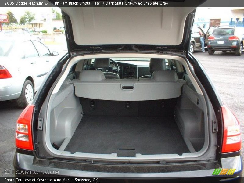 Brilliant Black Crystal Pearl / Dark Slate Gray/Medium Slate Gray 2005 Dodge Magnum SXT