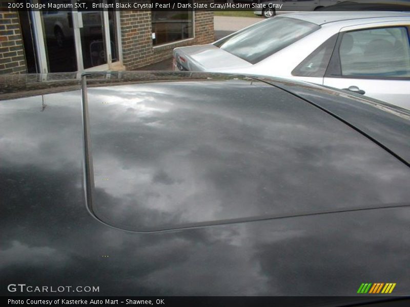 Brilliant Black Crystal Pearl / Dark Slate Gray/Medium Slate Gray 2005 Dodge Magnum SXT