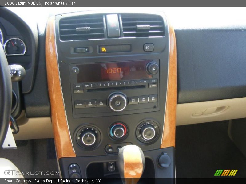 Polar White / Tan 2006 Saturn VUE V6