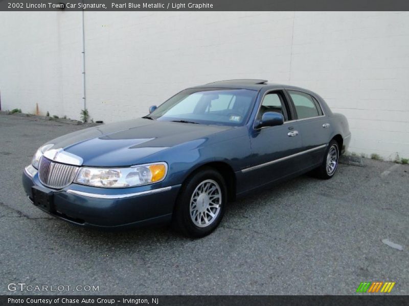 Pearl Blue Metallic / Light Graphite 2002 Lincoln Town Car Signature