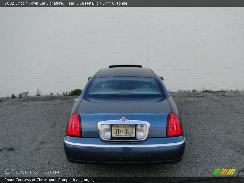 Pearl Blue Metallic / Light Graphite 2002 Lincoln Town Car Signature