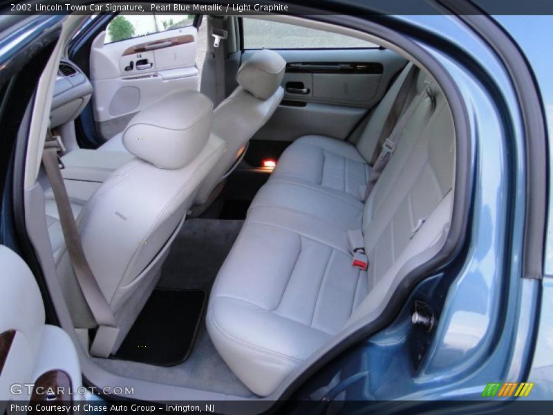 Pearl Blue Metallic / Light Graphite 2002 Lincoln Town Car Signature