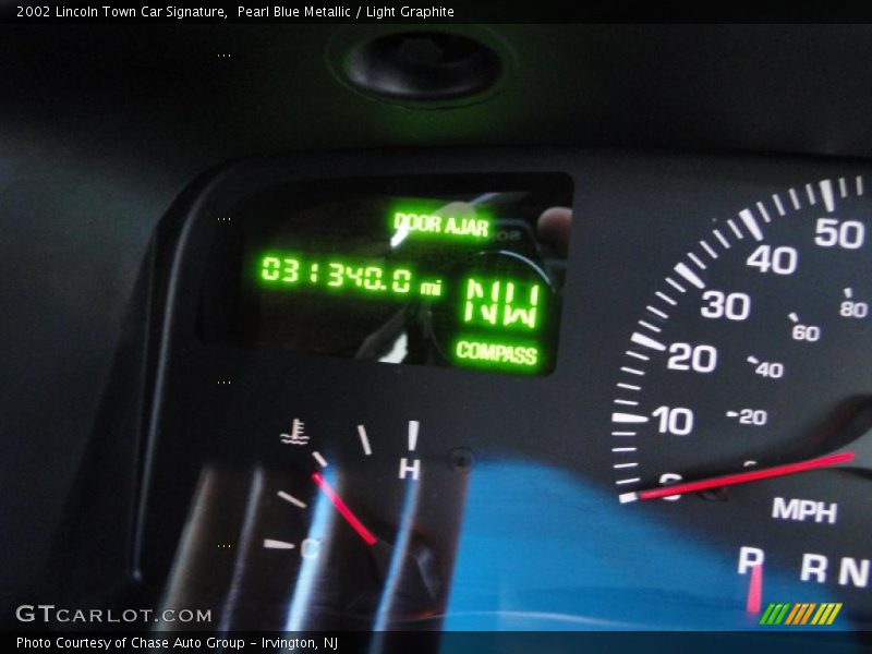 Pearl Blue Metallic / Light Graphite 2002 Lincoln Town Car Signature