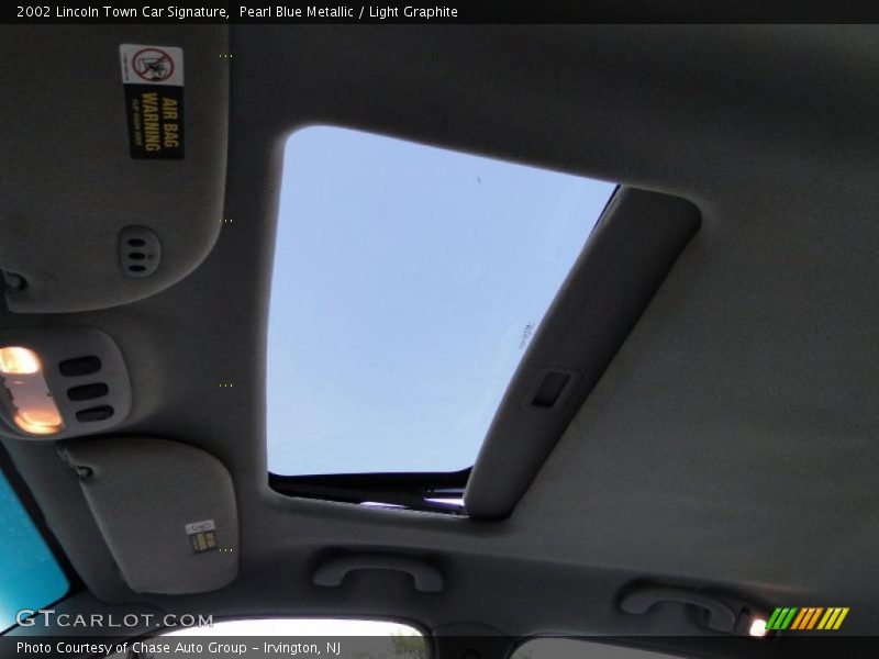 Pearl Blue Metallic / Light Graphite 2002 Lincoln Town Car Signature