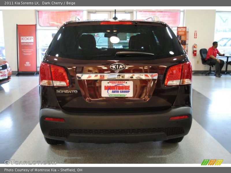 Dark Cherry / Beige 2011 Kia Sorento LX