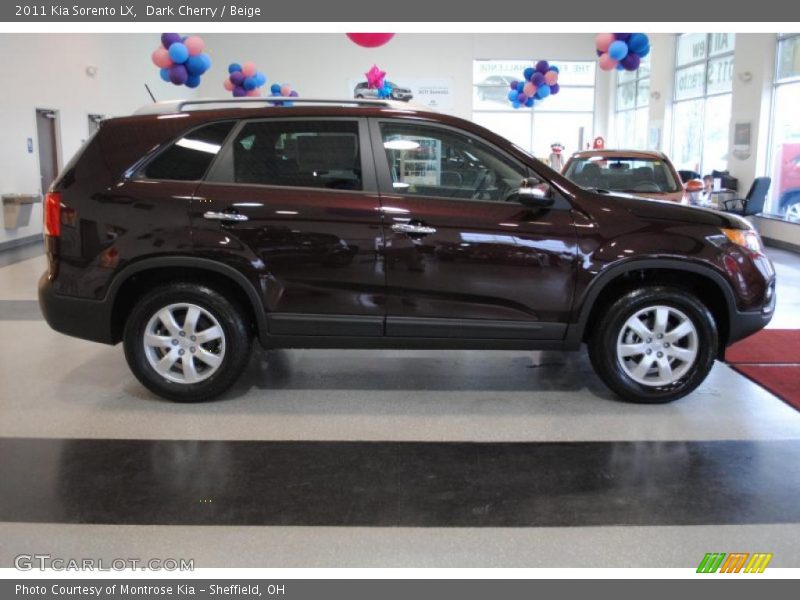 Dark Cherry / Beige 2011 Kia Sorento LX