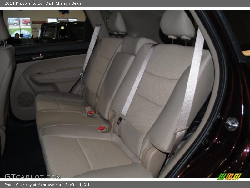 Dark Cherry / Beige 2011 Kia Sorento LX